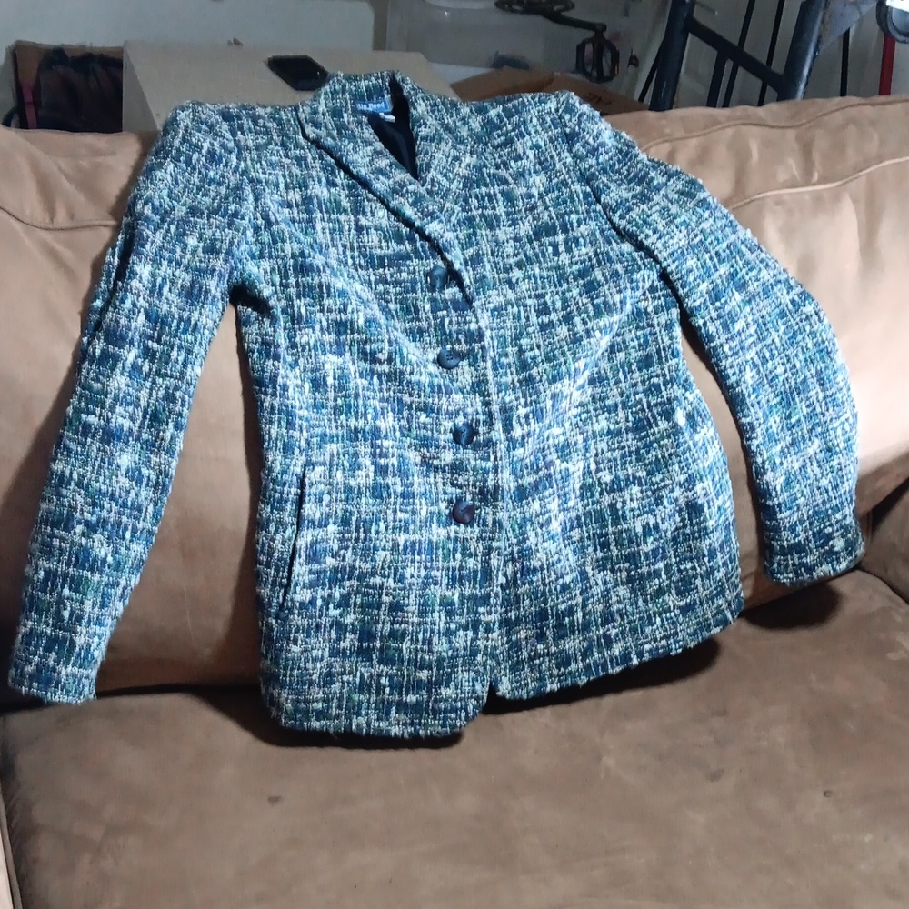 Austin Reed petite partially made from wool, blazer